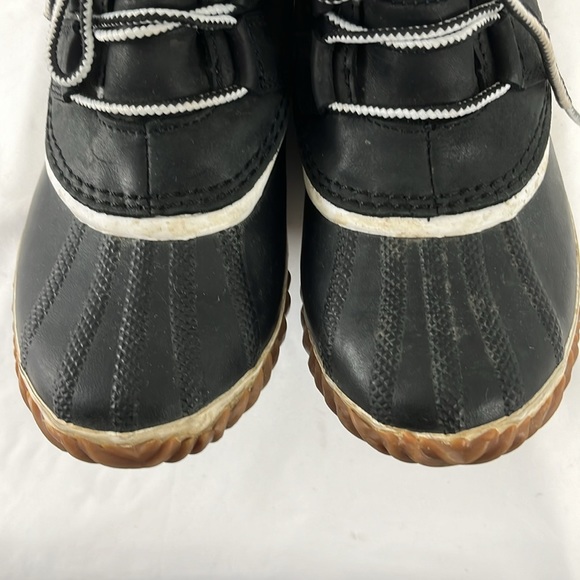 Sorel Black and White Ankle Boots with Tan Soles - Picture 4 of 9